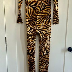 Women’s animal prints jumper.